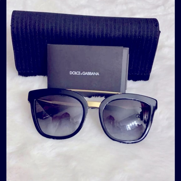 COPY - Dolce and Gabbana women’s sunnies main image 4